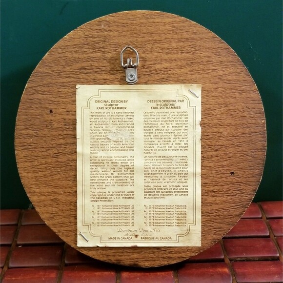 Vintage 1979 Royal Canadian Mounted Police RCMP Walnut Wood Wall Plaque 8.5" Dia - Picture 3 of 3